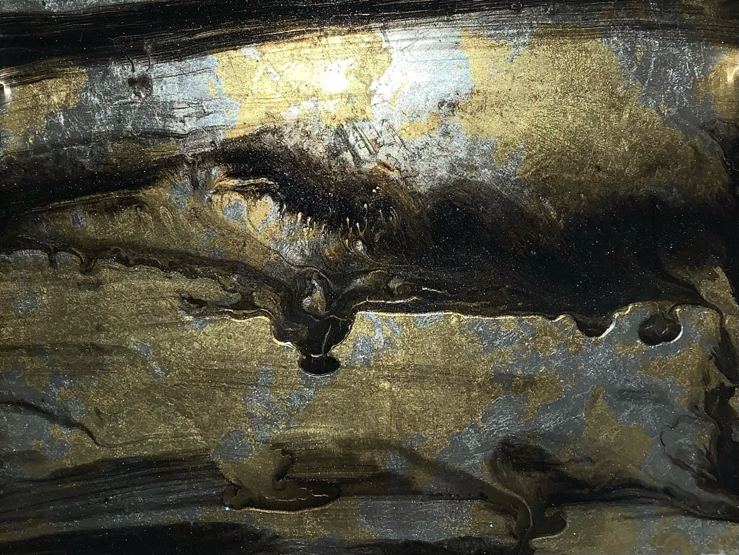 Feature wall, Above elevator